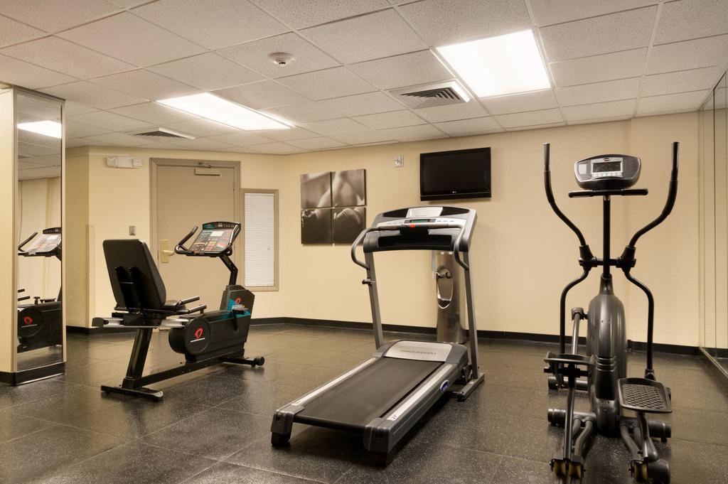Ramada Huntsville Ngoại thất bức ảnh