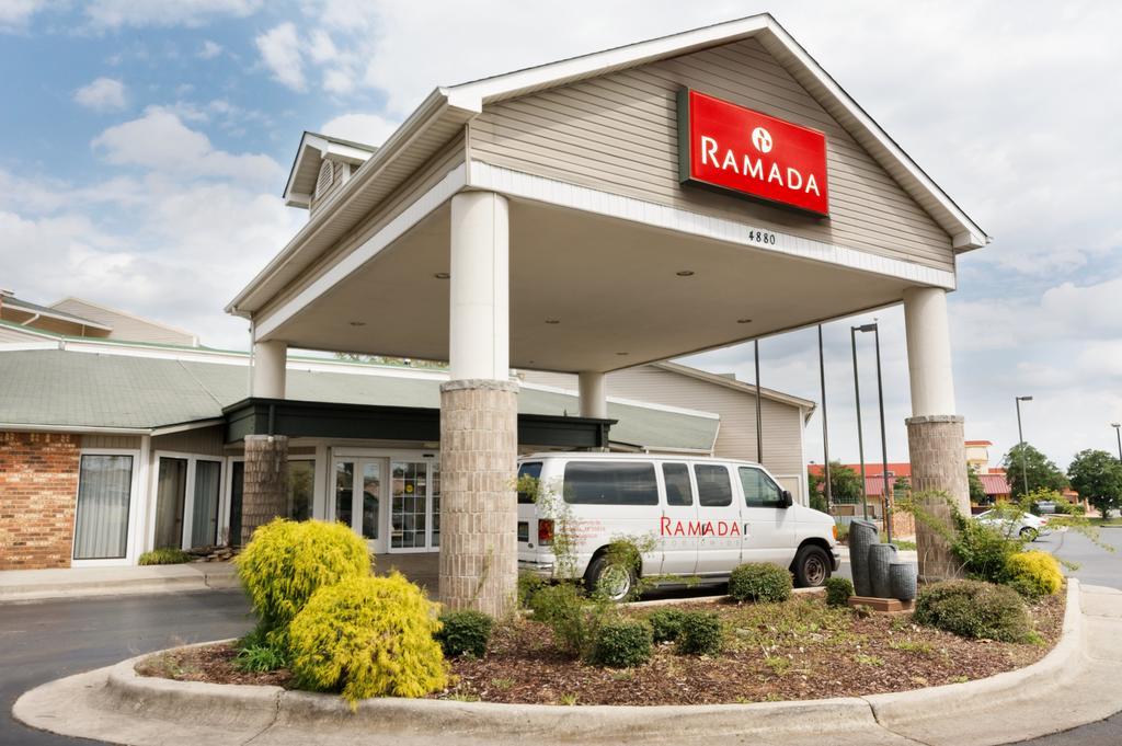 Ramada Huntsville Ngoại thất bức ảnh