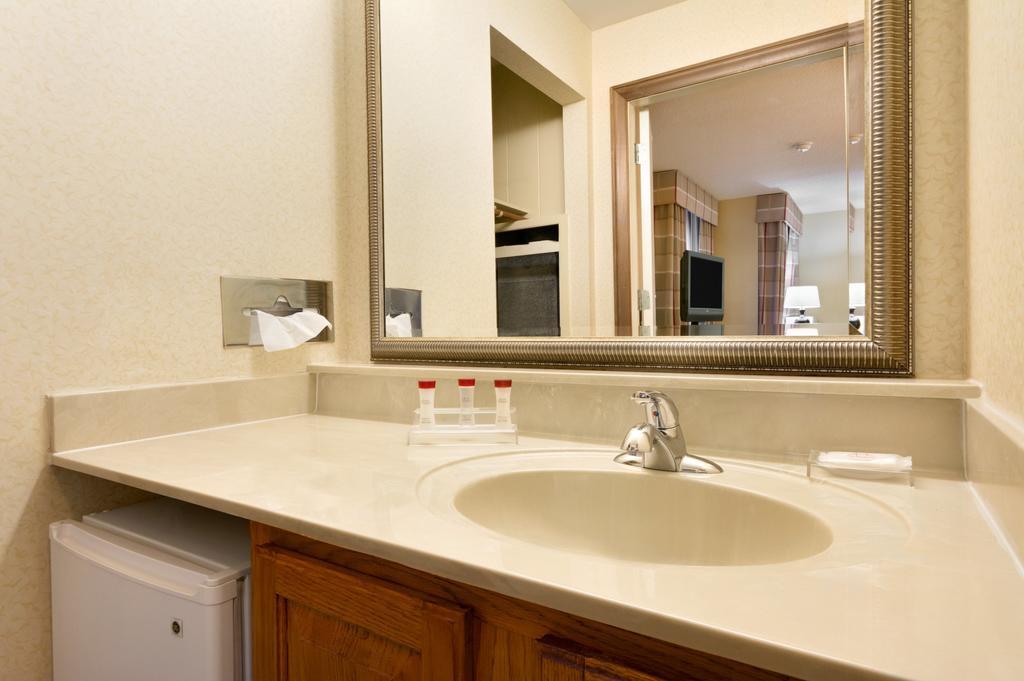 Ramada Huntsville Phòng bức ảnh