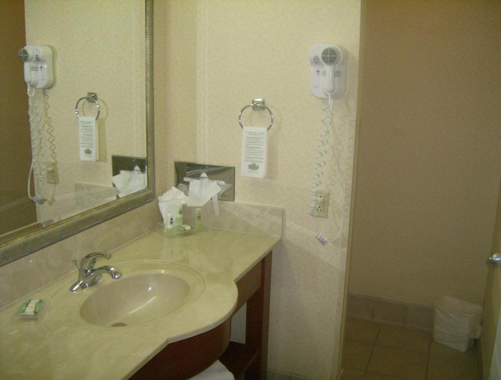 Ramada Huntsville Phòng bức ảnh