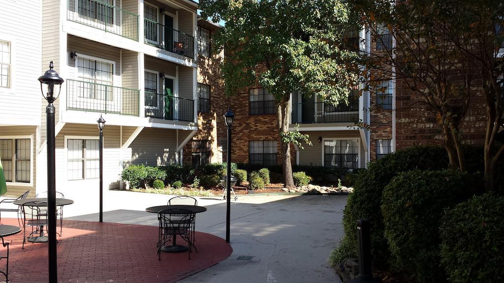Ramada Huntsville Ngoại thất bức ảnh